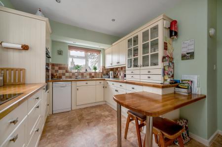 4 bedroom Detached house for sale in Burley Road, Oakham