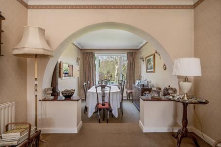 5 bedroom Detached house for sale in Holyrood Close, Oakham