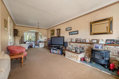 5 bedroom Detached house for sale in Holyrood Close, Oakham