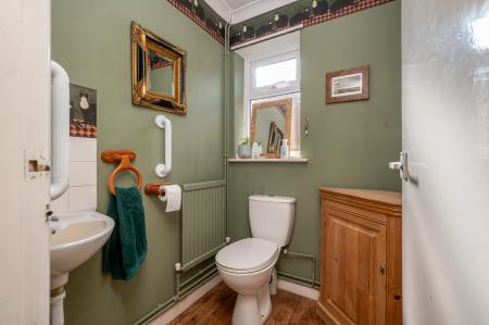 5 bedroom Detached house for sale in Holyrood Close, Oakham