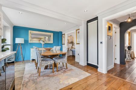 4 bedroom Detached house for sale in Hambleton Close, Oakham