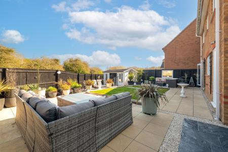 4 bedroom Detached house for sale in Hambleton Close, Oakham