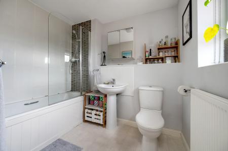 2 bedroom Flat for sale in John Clare Close, Oakham, LE15