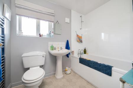 4 bedroom Detached house for sale in Limefield, Oakham