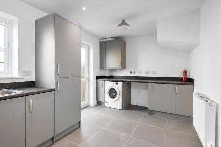 4 bedroom Terraced House to let in Stud Road, Barleythorpe