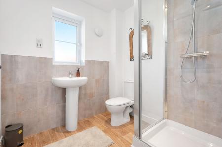 4 bedroom Terraced House to let in Stud Road, Barleythorpe