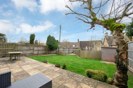 3 bedroom Semi-detached house to let in New Field Road, Exton