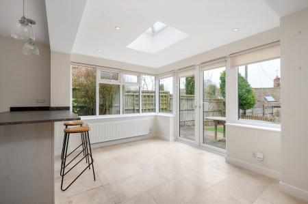 3 bedroom Semi-detached house to let in New Field Road, Exton