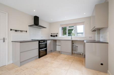3 bedroom Semi-detached house to let in New Field Road, Exton