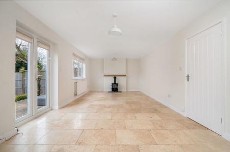3 bedroom Semi-detached house to let in New Field Road, Exton