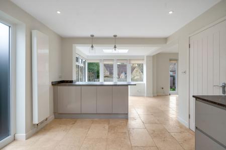 3 bedroom Semi-detached house to let in New Field Road, Exton