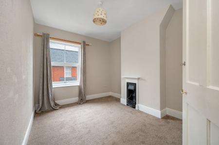 2 bedroom Terraced House to let in Kings Road, Oakham