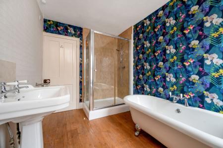 2 bedroom Terraced House to let in Kings Road, Oakham