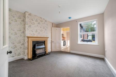 2 bedroom Terraced House to let in Kings Road, Oakham