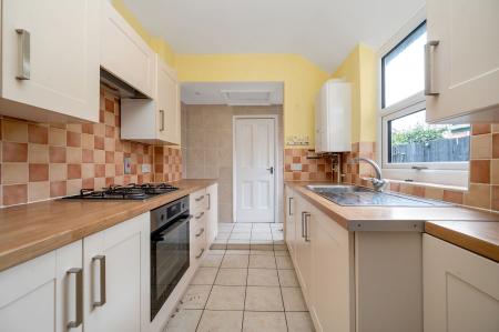 2 bedroom Terraced House to let in Kings Road, Oakham