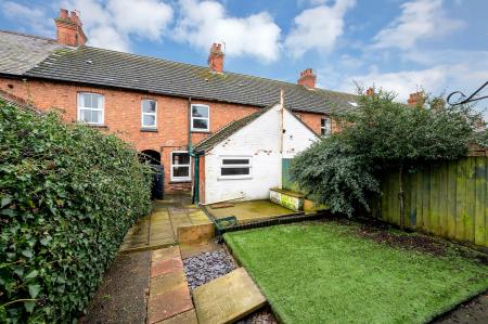 2 bedroom Terraced House to let in Kings Road, Oakham