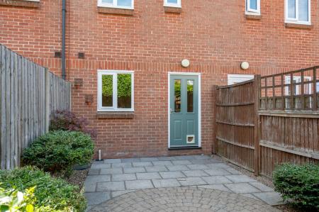3 bedroom Terraced House to let in Jubilee Court, Northgate, Oakham