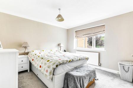 5 bedroom Detached house to let in Caudebec Close, Uppingham