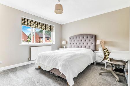 5 bedroom Detached house to let in Caudebec Close, Uppingham