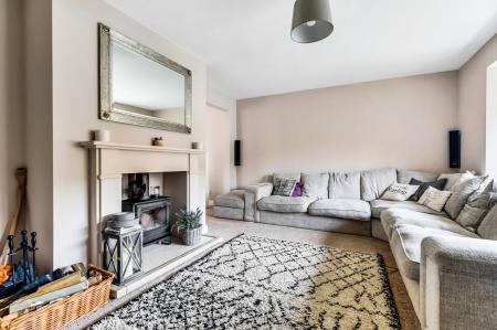 5 bedroom Detached house to let in Caudebec Close, Uppingham