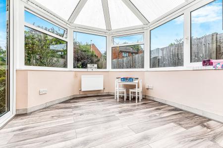 5 bedroom Detached house to let in Caudebec Close, Uppingham