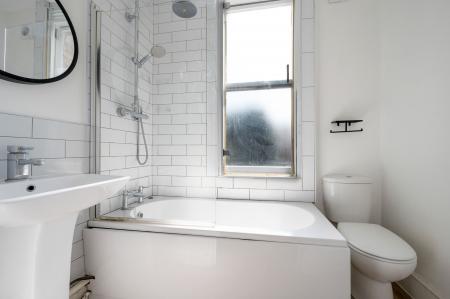 1 bedroom Apartment to let in Ashby House, Melton Road, Oakham