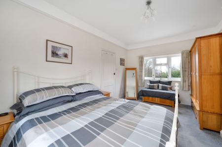 4 bedroom Detached house for sale in Burley Road, Oakham, LE15