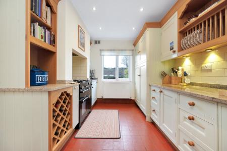 4 bedroom Detached house for sale in Burley Road, Oakham, LE15