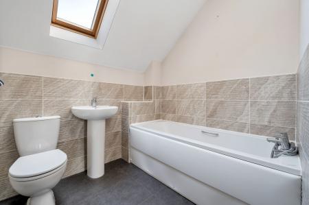 4 bedroom Terraced House for sale in Blackwater Road, Barleythorpe, LE15