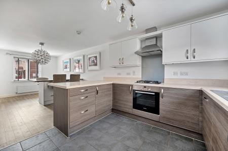 4 bedroom Terraced House for sale in Blackwater Road, Barleythorpe, LE15