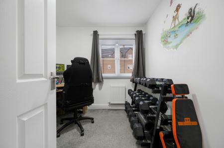 3 bedroom Semi-detached house for sale in Tollesbury Avenue, Barleythorpe, LE15