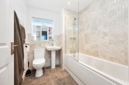 3 bedroom Semi-detached house for sale in Tollesbury Avenue, Barleythorpe, LE15