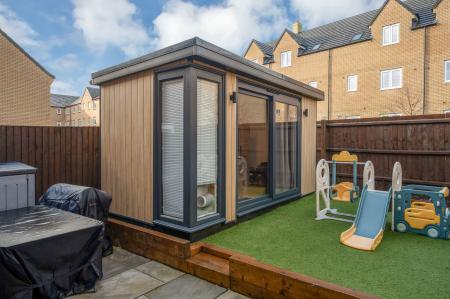 3 bedroom Semi-detached house for sale in Tollesbury Avenue, Barleythorpe, LE15