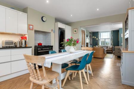 4 bedroom Terraced House for sale in West Road, Oakham, LE15