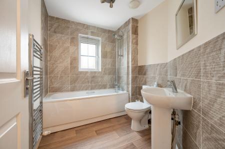 3 bedroom Detached house for sale in Farrer Way, Barleythorpe, LE15