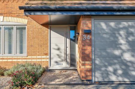 4 bedroom Detached house for sale in Alsthorpe Road, Oakham, LE15