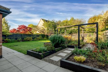 4 bedroom Detached house for sale in Alsthorpe Road, Oakham, LE15