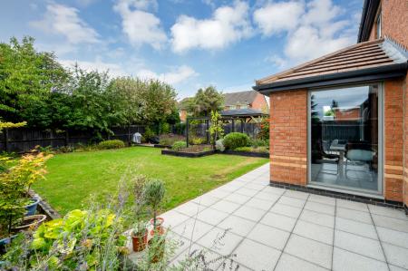 4 bedroom Detached house for sale in Alsthorpe Road, Oakham, LE15
