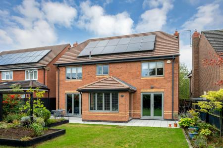4 bedroom Detached house for sale in Alsthorpe Road, Oakham, LE15