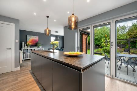 4 bedroom Detached house for sale in Alsthorpe Road, Oakham, LE15