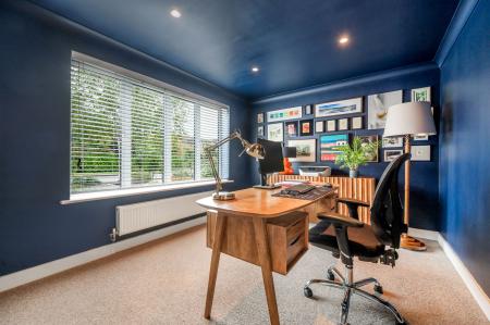 4 bedroom Detached house for sale in Alsthorpe Road, Oakham, LE15