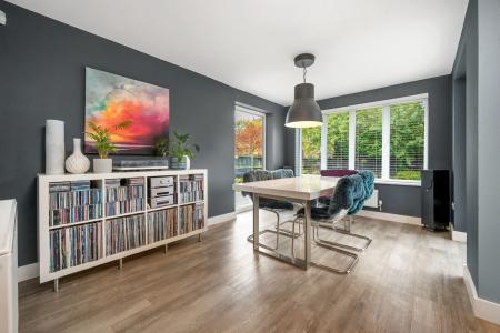 4 bedroom Detached house for sale in Alsthorpe Road, Oakham, LE15