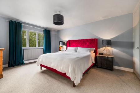 4 bedroom Detached house for sale in Alsthorpe Road, Oakham, LE15