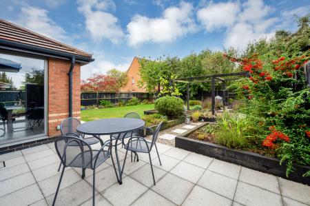 4 bedroom Detached house for sale in Alsthorpe Road, Oakham, LE15