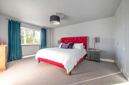 4 bedroom Detached house for sale in Alsthorpe Road, Oakham, LE15