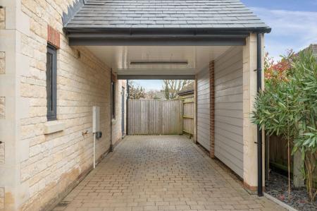 3 bedroom Detached house for sale in Seaton Road, Glaston