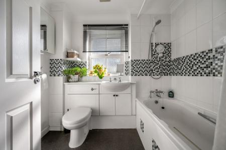 4 bedroom Detached house for sale in Schofield Road, Oakham, LE15