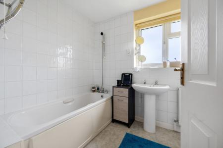 4 bedroom Detached house for sale in Camrose Close, Oakham, LE15