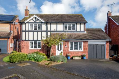 Camrose Close, Oakham, LE15