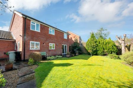 4 bedroom Detached house for sale in Camrose Close, Oakham, LE15